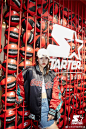 STARTER BLACK LABEL x Coca-Cola 限定 POP-UP 快闪体验店

本次 POP-UP 快闪体验店活动，STARTER BLACK LABEL 亦邀请到实力男团 SWIN 前成员朱云龙、何屹繁到场助阵，两位 Z 世代歌手、演员再次梦幻联动大秀 B-BOX 与街舞等才艺，点燃了整个活动现场。潮流超话#何屹繁#  #朱云龙#