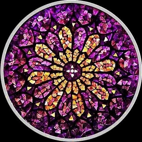 玫瑰窗（the rose window）...