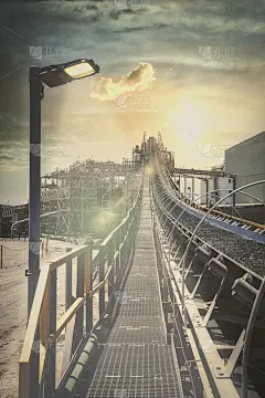 钻石矿日落时的传送带