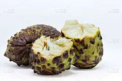 成熟的番荔枝，苹果或糖苹果果实孤立在白色背景