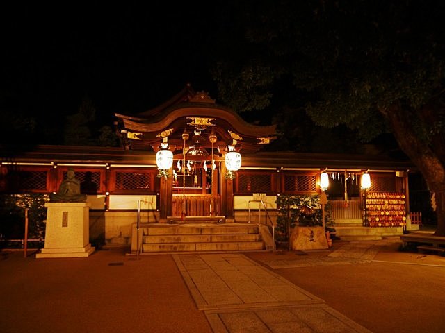 晴明神社也是在七夕期间夜间特别开放 【羊...