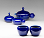 由巴塞罗那设计师maia ming设计的“bulb tea set”将东西方元素纳入到这个触觉型的，有趣的茶具
设计中。这组茶具有钴蓝色、白色和橙色三种选择，由陶瓷制作，包含一个茶壶、糖罐、盛奶壶
和两个杯子。
