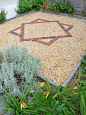 North East London : This house built c.1900 was recently renovated, retaining many of the original features and re-instating those that were lost. The brief was to create a front garden that might have existed at the