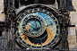 布拉格旧城区中心的天文钟Orloj将开始历时6个月的翻新工作。Orloj是全球第三大天文钟。600多年来，这座古老钟表一直走时准确。

布拉格天文钟设于旧城市政厅一座约六十米高的钟楼内，而两个大钟盘则镶嵌在钟楼南面的外墙上。天文钟的上钟盘是一个靠发条机制控制而运作的星盘，象征天球 (celestial sphe ​​​​...展开全文c