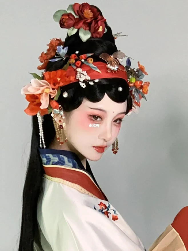 “可他教我休恋逝水，早悟兰因……”