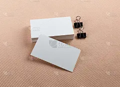 白色的名片