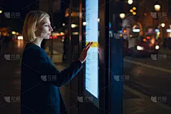 女性,巨大的,自然美,轻的,反光器,水平画幅,智慧,户外,it技术支持,青年人