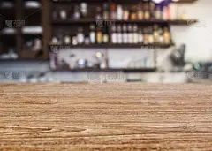 桌面柜台与模糊的酒吧货架餐厅咖啡厅