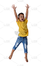 人们概念快乐的小亚洲男孩在空中跳跃的幸福，童年，自由的运动孤立在白色