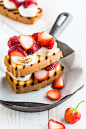 miscellaneousdesserts:

Marshmallow Strawberry Shortcake (recipe)
