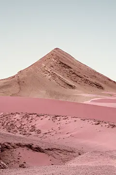 desert Magic Reality pink desert sand hill wallpaper 壁纸  粉色沙漠 魔幻现实 鸣沙山 Jonas daley