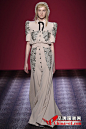 巴黎高定时装周 Schiaparelli老牌时装屋闪耀出新生力-中国品牌服装网