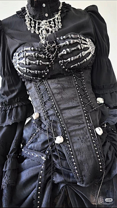 四叶のcake采集到服装