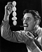 全部尺寸 | Joseph Steinmetz doing an egg balancing trick | Flickr - 相片分享！