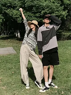 ◉◉ 微博@辛未设计 ⇦了解更多。  ◉◉【微信公众号：xinwei-1991】整理分享  。服饰造型穿搭街拍摄影素材人物素材服装设计 (5136).jpg