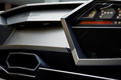 fyeahclassy:

Lambor...