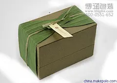 增值包装定做专家！设计制作一站式，您放心的选择！  博涵专注礼盒设计制作18年,安徽省招商引资企业，安徽省优秀包装企业，博涵专业定做茶叶礼盒,白酒礼盒,红酒礼盒,月饼包装盒,工艺品盒,化妆品盒,保健品盒土特产礼盒，干果礼盒等精品礼盒包装，及邮册、画册及精装书制作，和各种手袋、卡书、画册、邮册、月历及收藏品设计、制作、装帧。  博涵包装生产,制作一站式,规模大,设计美,质量优,出货快,多家上市企业指定包装配套商.