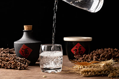 西窗烛台采集到关于酒
