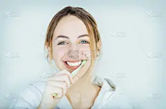 幸福,青年女人,青少年,水平画幅,浴室,早晨,纯净,干净,白人,特写