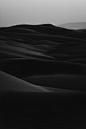 沙漠沙丘黑色沙漠底纹背景黑色质感背景黑色背景黑暗背高清素材 免费 设计图片 免费下载 页面网页 平面电商 创意素材