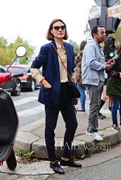 【图】街头飞过的那些漂亮“鸟儿”！街拍摄影师Tamu McPherson镜头下的欧美型人：大气而个性的穿搭让你大呼过瘾！_第23页_欧美街拍_海报时尚网