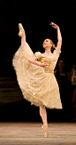 伯明翰皇家芭蕾舞团 - 梦偶情缘：Eilsha威利斯作为Swanilda;  图片：比尔库珀
