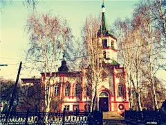 朋友投稿：俄罗斯－伊尔库茨克




伊尔库茨克州的首府，是东西伯利亚第二大城市。位于贝尔加湖南端，安加拉河与伊尔库茨克河的交汇处。 秋日的教堂，很安宁的感觉~~。//站长：终于有俄罗斯的投稿了！在这里感谢今天投稿的朋友呀，基本上全都是以前没有的国家，多谢大家支持了！