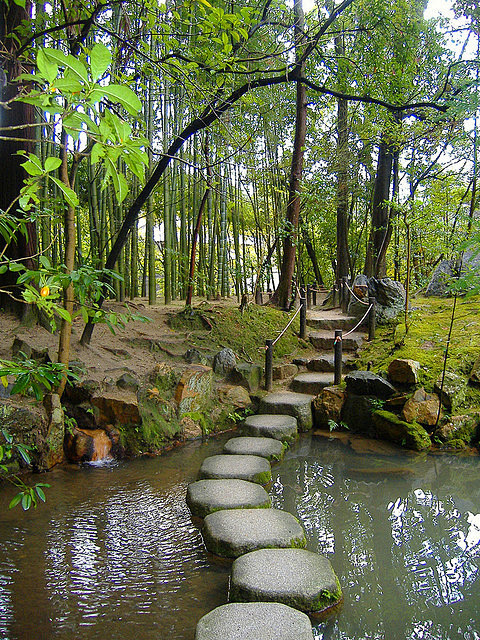 [日本京都公园的石桥] 多少年小河在我家...