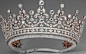 大不列颠钻石王冠是女王伊丽莎白二世的祖母玛丽王后(Queen Mary) 1893年结婚时收到的结婚礼物。玛丽王后(Queen Mary) 在女王伊丽莎白二世1947年结婚时又作为结婚礼物把这顶皇冠送给了她。从那时起，这顶王冠就成为了伊丽莎白女王的个人象征。