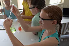 小学,儿童,人群,化学课,真实的人,化学,科学实验,烧杯,童年,背景