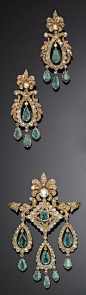 GOLD, EMERALD AND DIAMOND Pendant NECKLACE AND EARRINGS
