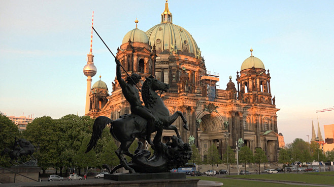 “Berlin Cathedral”的图...