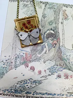 喜欢菜粉蝶，跟我画的小裙子超搭 ​​​​
