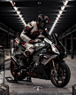 【图】雅马哈 YamahaYZF-R1电梯口的雅马哈R1 - 牛摩网