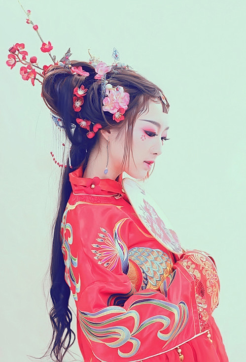 到得再相逢，恰经年离别。