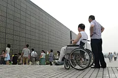唐山大地震39周年 民众悼念亲人寄托哀思_网易新闻