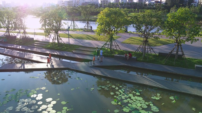 海口美舍河凤翔公园 / 土人设计 : 展示海绵理念、满足市民休闲需求、展示海口景观特色的综合性生态城市湿地公园