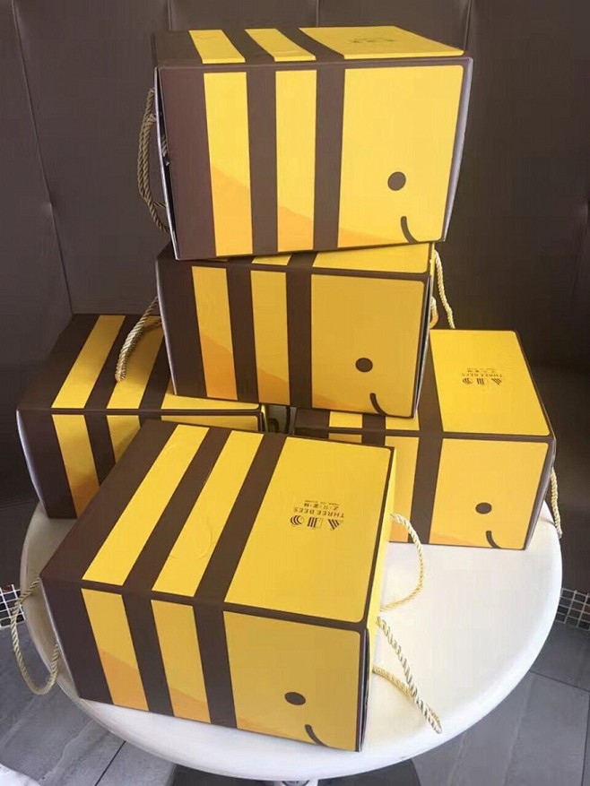 三只蜜蜂烘焙品牌形象视觉系统设计