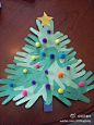 小手印圣诞树~启发宝宝用各种形状摆出圣诞树吧