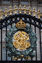 London: Gate to Buckingham Palace. Ahhhh the memories... We were in England. Duh!