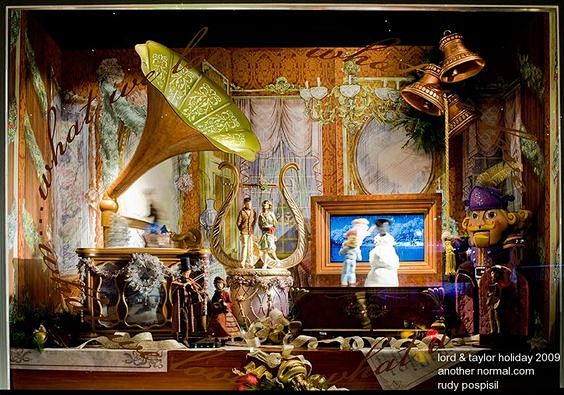 Store Windows at Lor...