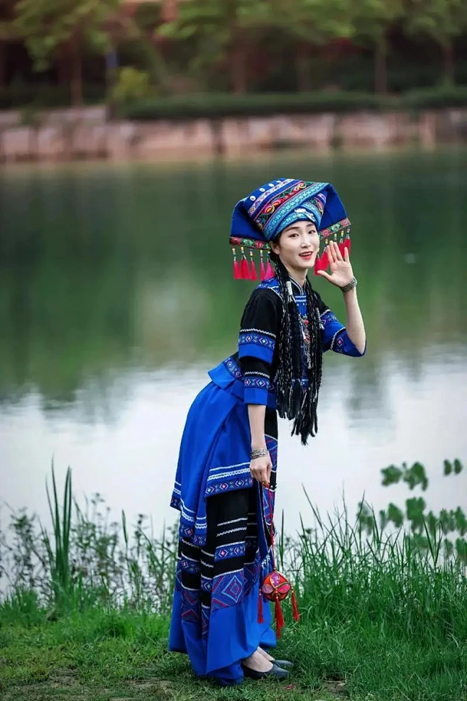 广西三月三在相思湖小镇拍，壮族服饰抛绣球照片。2-花瓣网