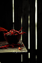 晒干的红辣椒和辣椒粉 - 食物（静物）摄影用光和构图实例 - 好知网 - 重拾学习乐趣