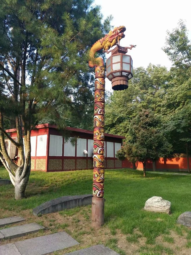 西安唐大慈恩寺路灯