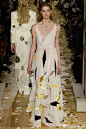 高级时装超话Valentino 希腊神话里的少女! 真的太好看啦仙女! ​ ​​​​