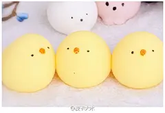 元宵节吃汤圆，这里送上99只汤圆鸡给大家，正月十五元宵节晚上用@微博抽奖平台 抽99个宝宝送出，【转发+关注】有效。满999转再加99只。小心意，主要是#送欧气#，祝大家新年好运。N减压玩具 汤圆鸡日本治愈系小礼物萌公仔减压... ​​​​

因为过年前后快递人手不足运费涨价了，所以这次的抽奖就不包邮了，抽中的需要自理8元的运 ​​​​...展开全文c