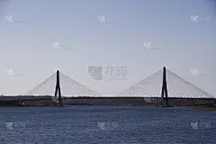 瓜迪亚纳国际桥梁
