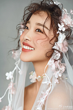 小xiao倩采集到婚纱海报