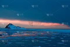 冬天大海的晨光