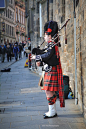 爱丁堡街头的苏格兰风笛表演